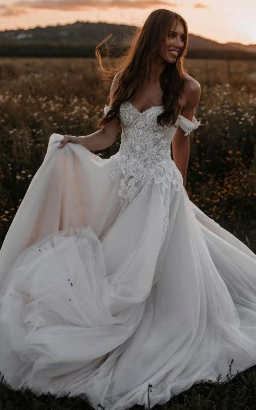 A Line Romantic Off-the-shoulder Tulle Wedding Dress with Appliques-716303