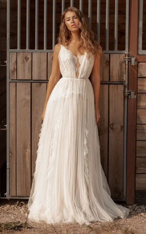 Romantic A-Line Plunging Neck Tulle Wedding Dress with Ruching-716427